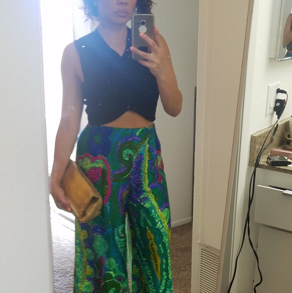 Zara Tops - Zara Crop Top with Belly Cut Out